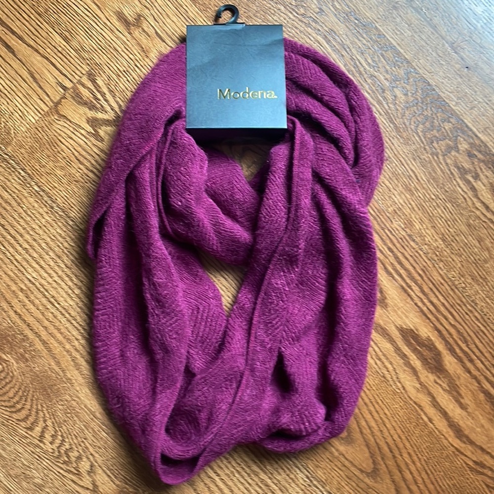 NWT Womens Infinity Scarf